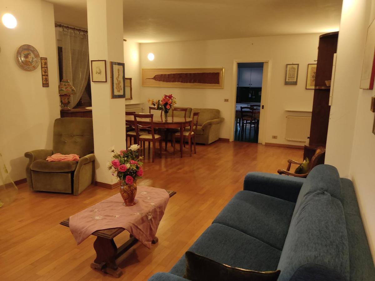 Attico Lägenhet Pitigliano Exteriör bild